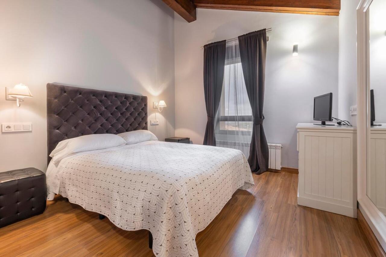 Hotel Palacio Ivan Tarin Monteagudo del Castillo エクステリア 写真